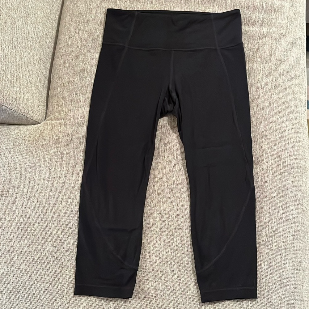 Athleta black leggings – size medium. 21 inch inseam.